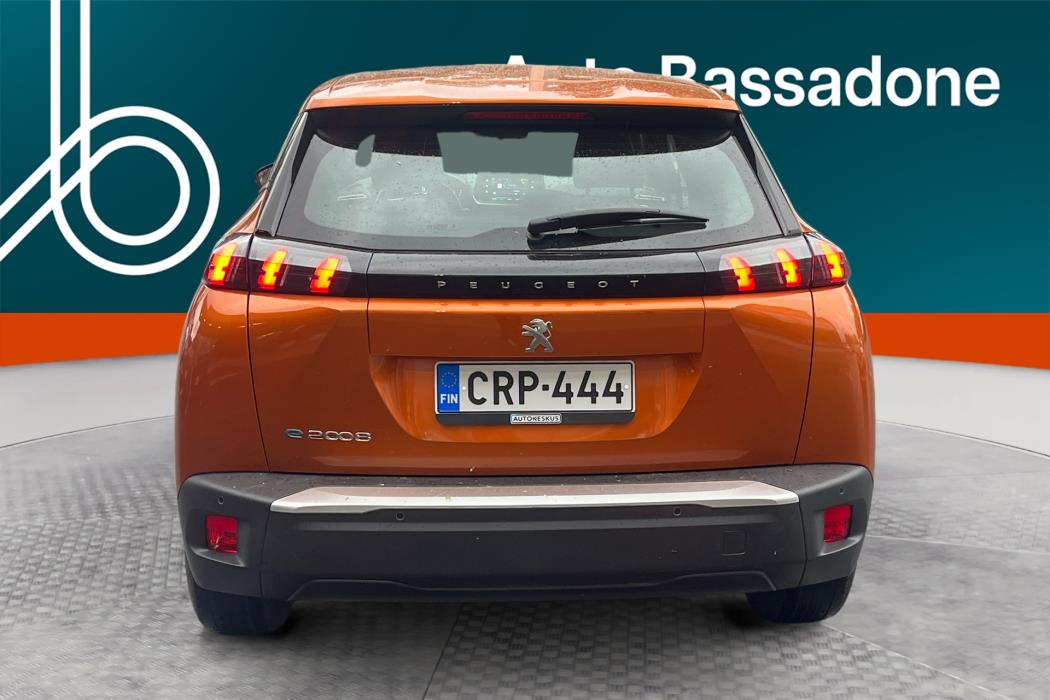 PEUGEOT e-2008 2023