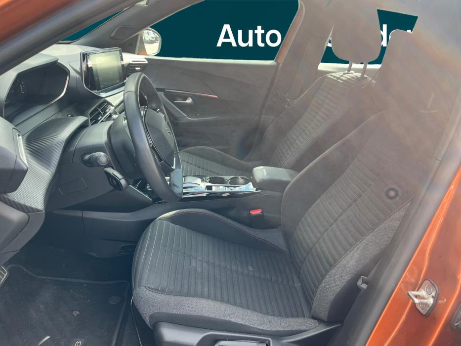PEUGEOT e-2008 2023