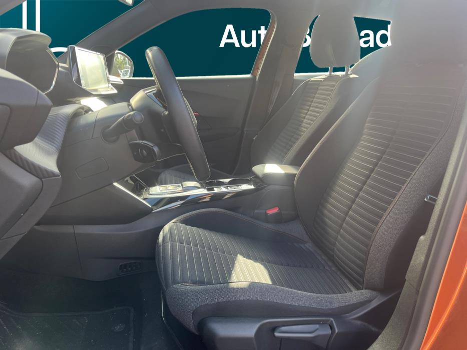 PEUGEOT e-2008 2023