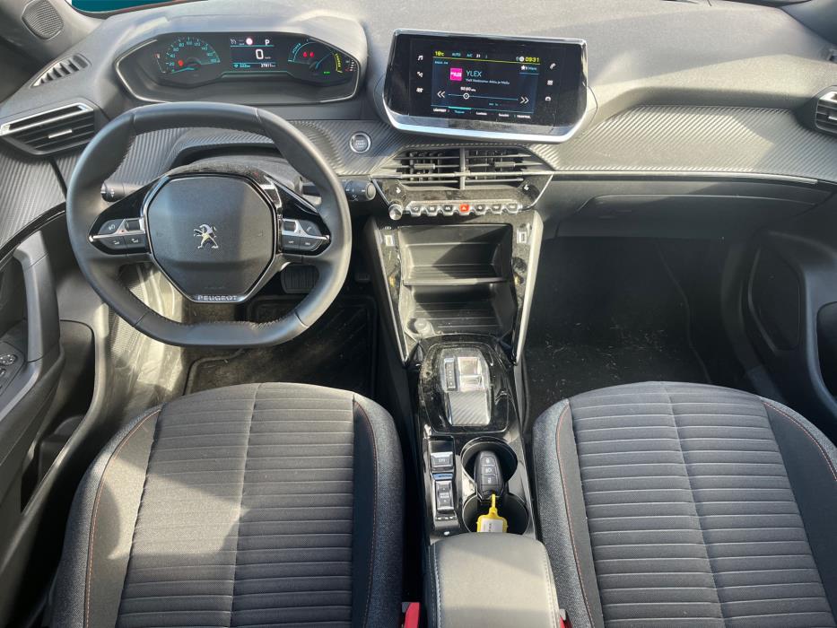 PEUGEOT e-2008 2023