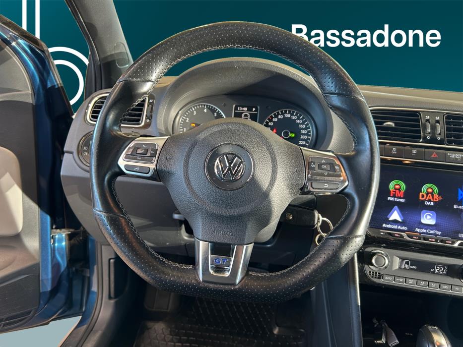 VOLKSWAGEN Polo 2014