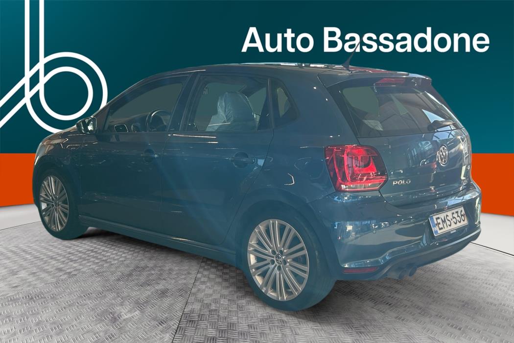 VOLKSWAGEN Polo 2014
