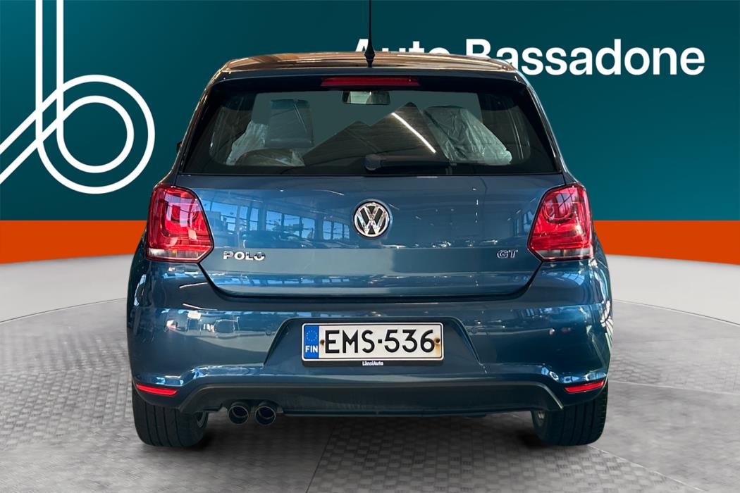 VOLKSWAGEN Polo 2014