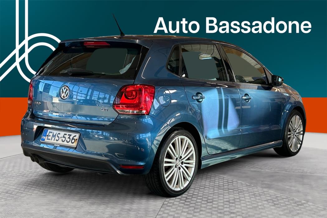 VOLKSWAGEN Polo 2014