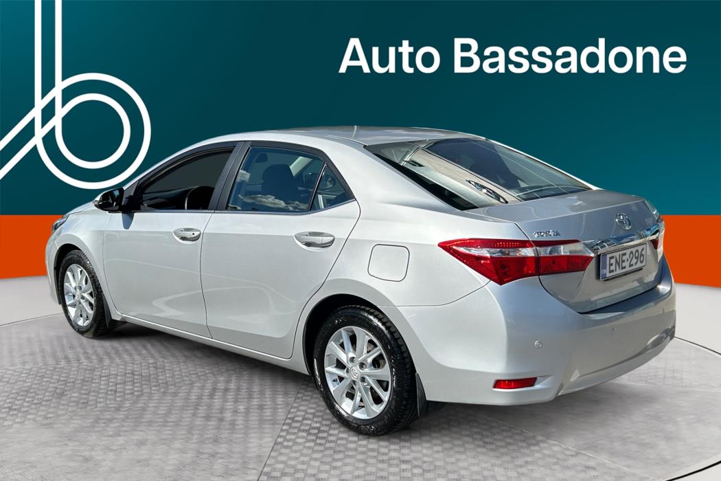 TOYOTA Corolla 2015
