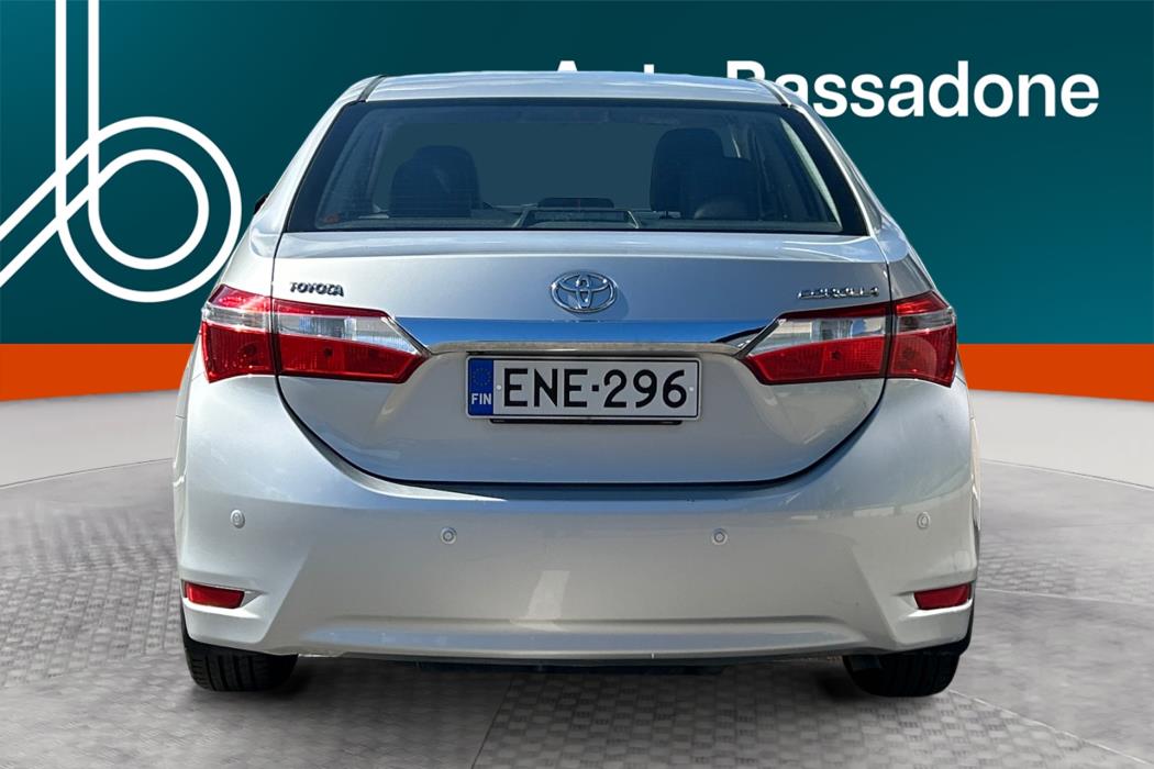 TOYOTA Corolla 2015