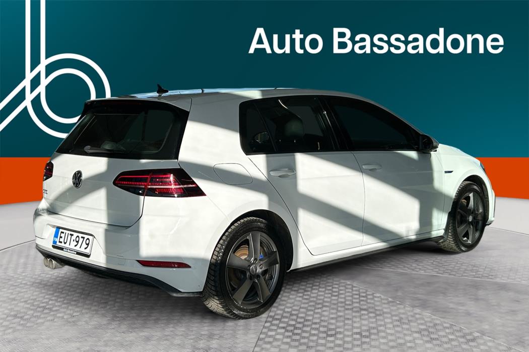 VOLKSWAGEN GOLF 2018