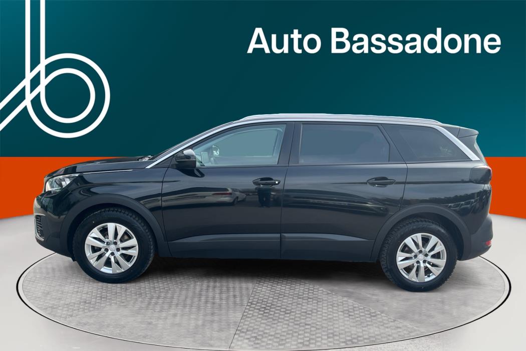 PEUGEOT 5008 2018