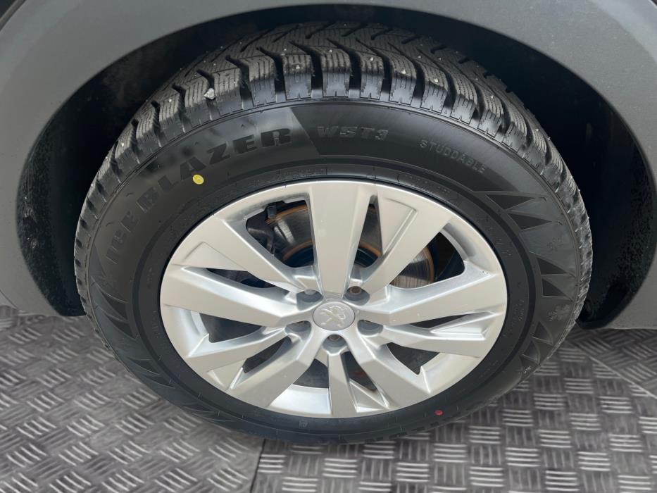 PEUGEOT 5008 2018