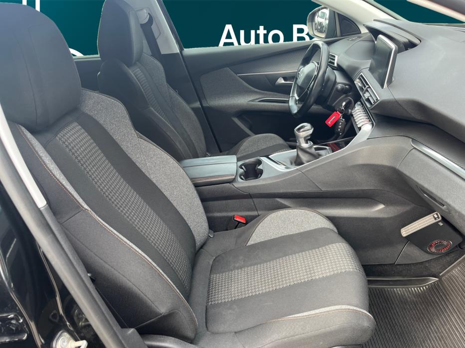 PEUGEOT 5008 2018