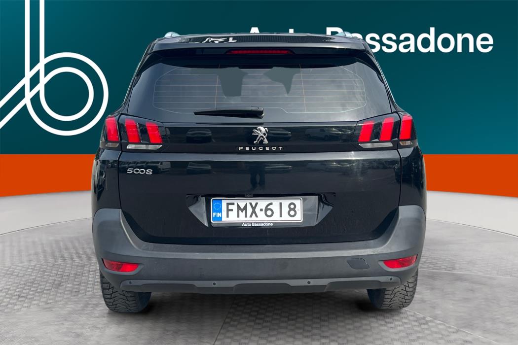 PEUGEOT 5008 2018