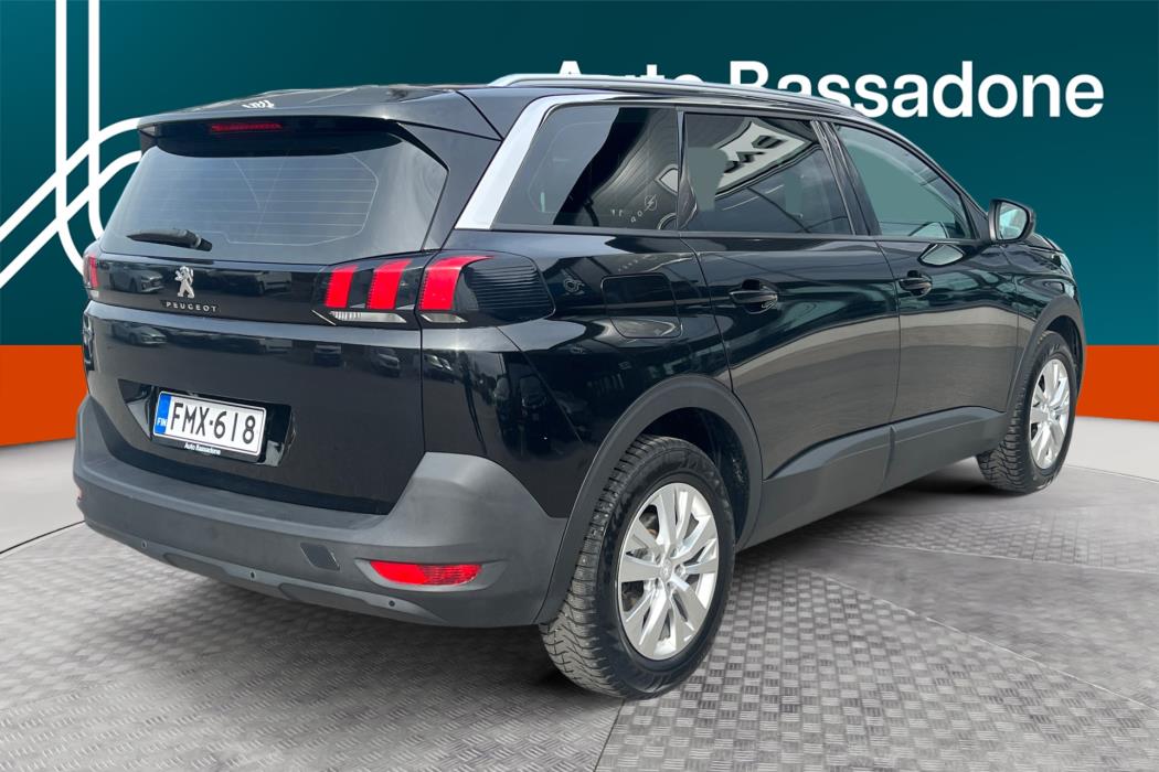 PEUGEOT 5008 2018
