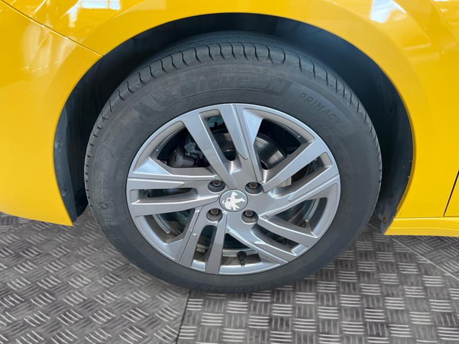 PEUGEOT 208 2022