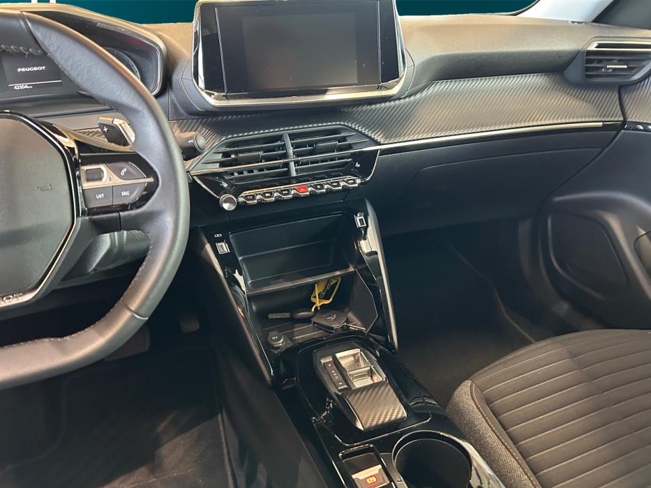 PEUGEOT 2008 2022