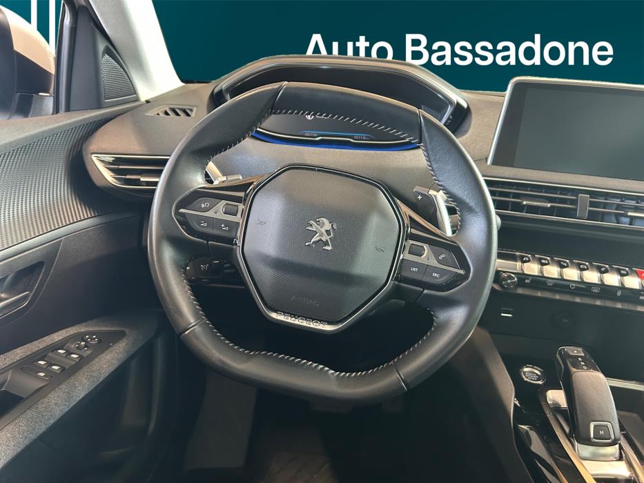 PEUGEOT 3008 2021