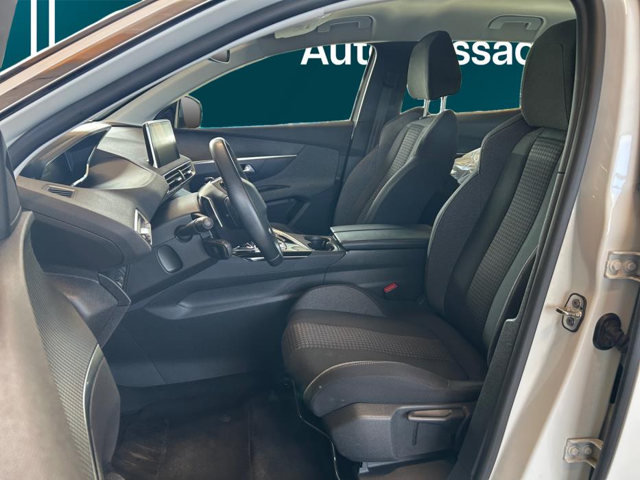 PEUGEOT 3008 2021