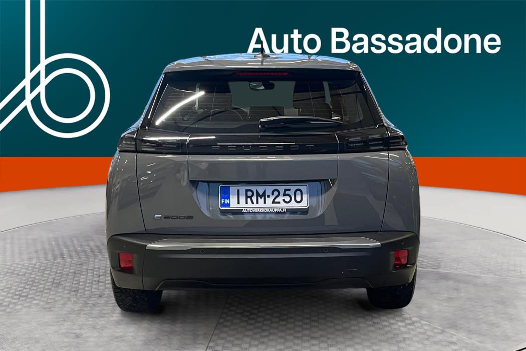 PEUGEOT e-2008 2023