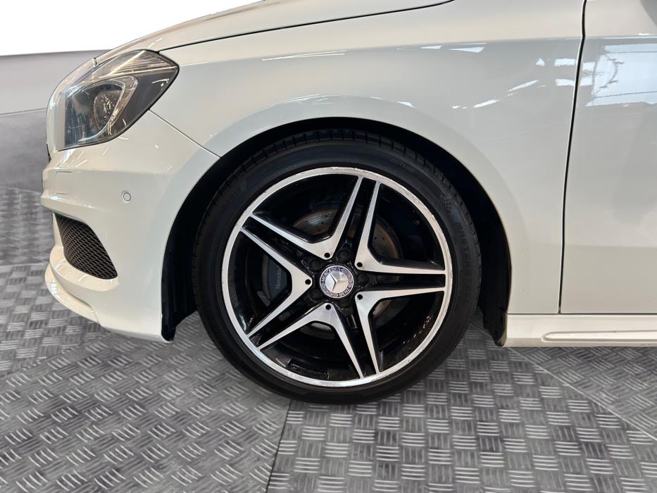 MERCEDES-BENZ A 2014