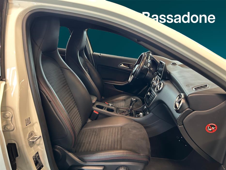 MERCEDES-BENZ A 2014