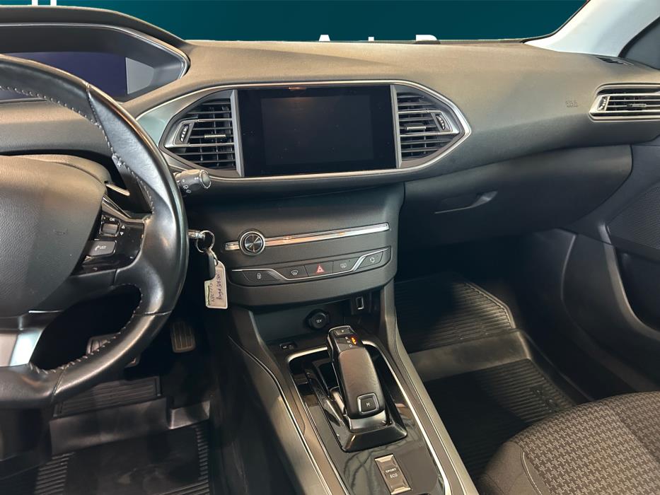 PEUGEOT 308 2021