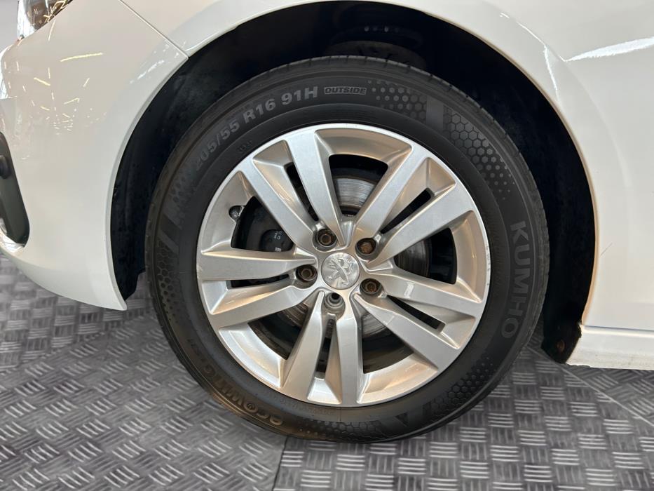 PEUGEOT 308 2021