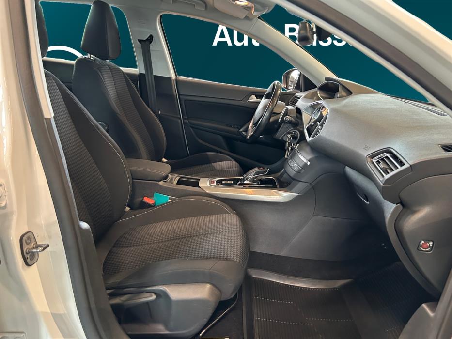 PEUGEOT 308 2021