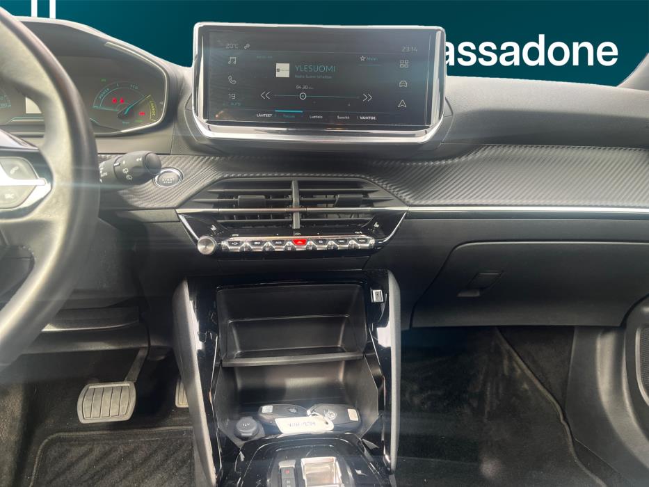PEUGEOT e-2008 2023