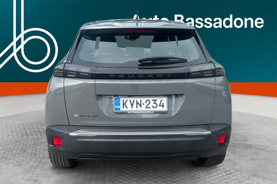 PEUGEOT e-2008 2023