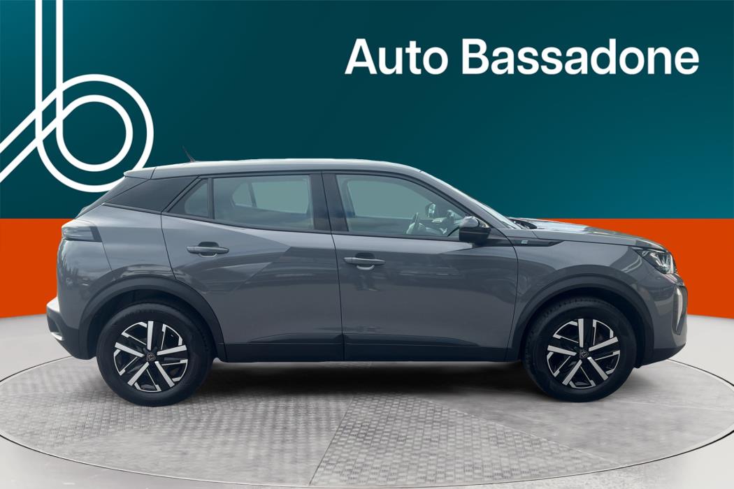 PEUGEOT e-2008 2023