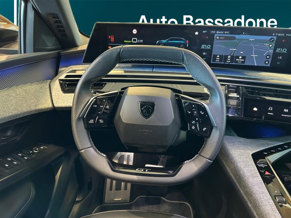 PEUGEOT E-3008 2024