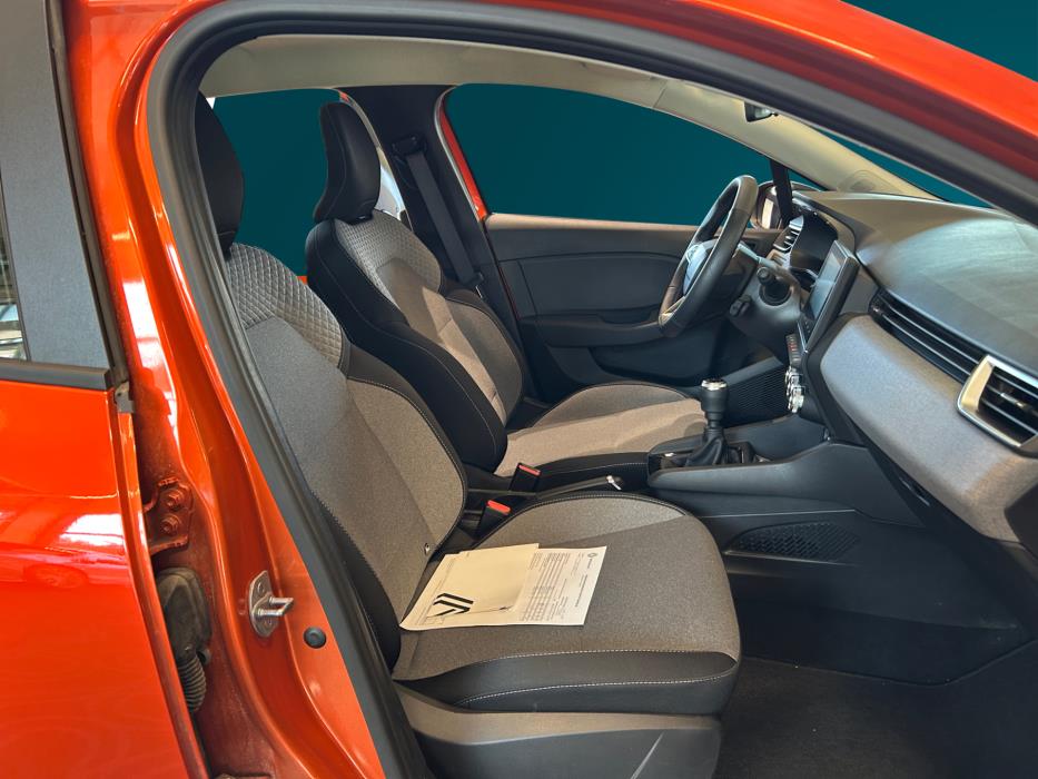 RENAULT Clio 2025