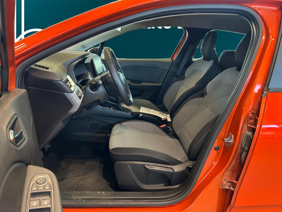 RENAULT Clio 2025