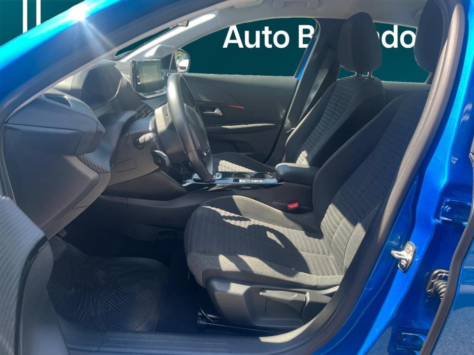 PEUGEOT e-208 2022