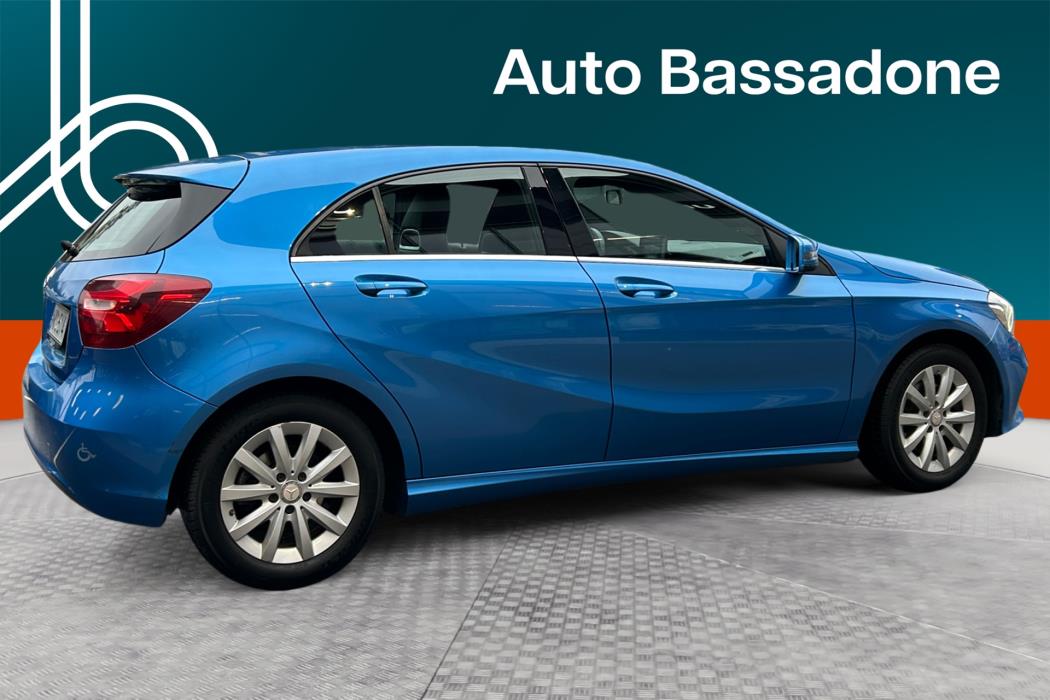 MERCEDES-BENZ A 2016