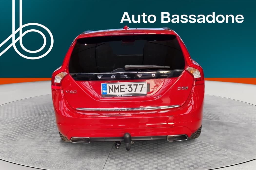 VOLVO V60 2015
