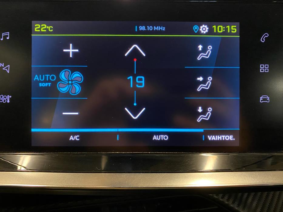 Peugeot e-2008 2023
