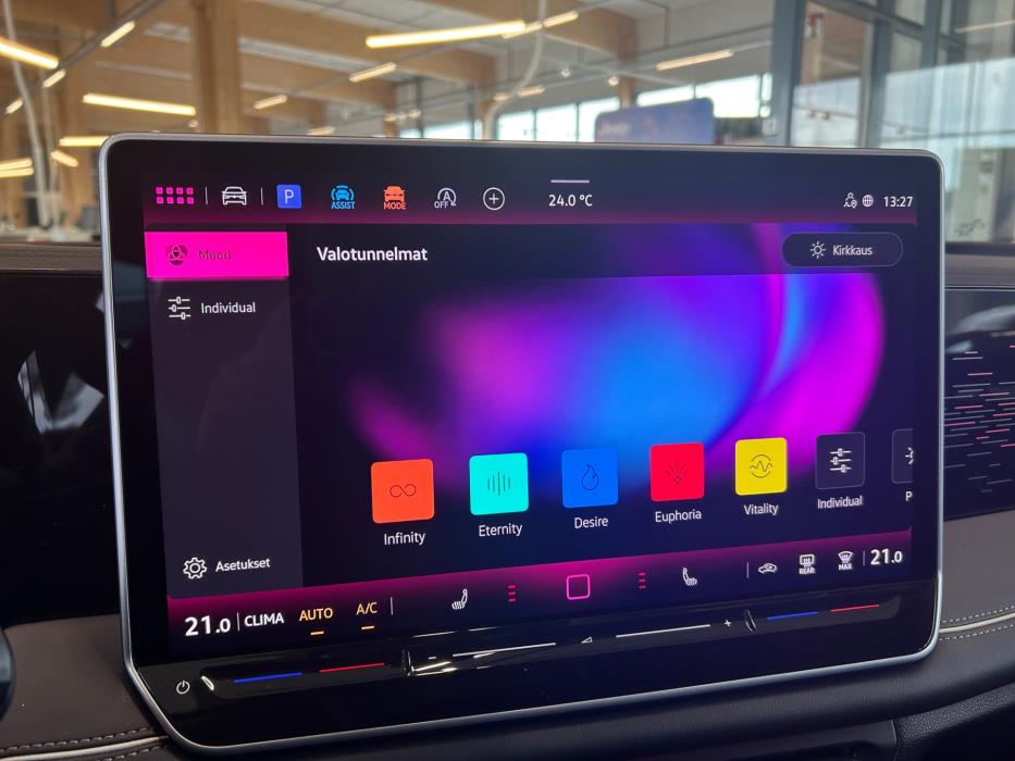 VOLKSWAGEN Tiguan 2024