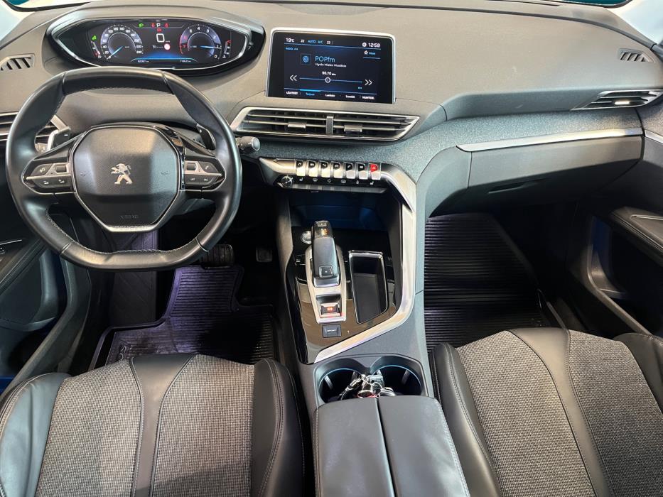 PEUGEOT 5008 2018