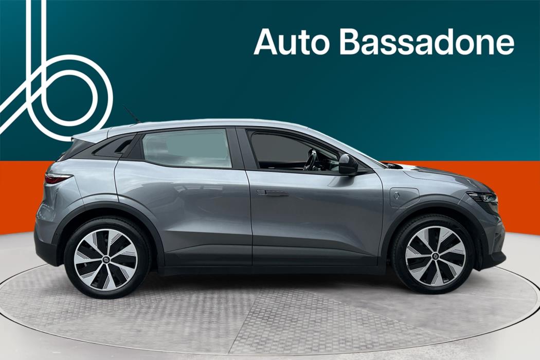 RENAULT Megane 2023