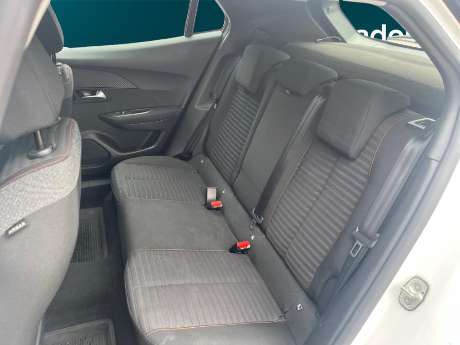 PEUGEOT 2008 2021
