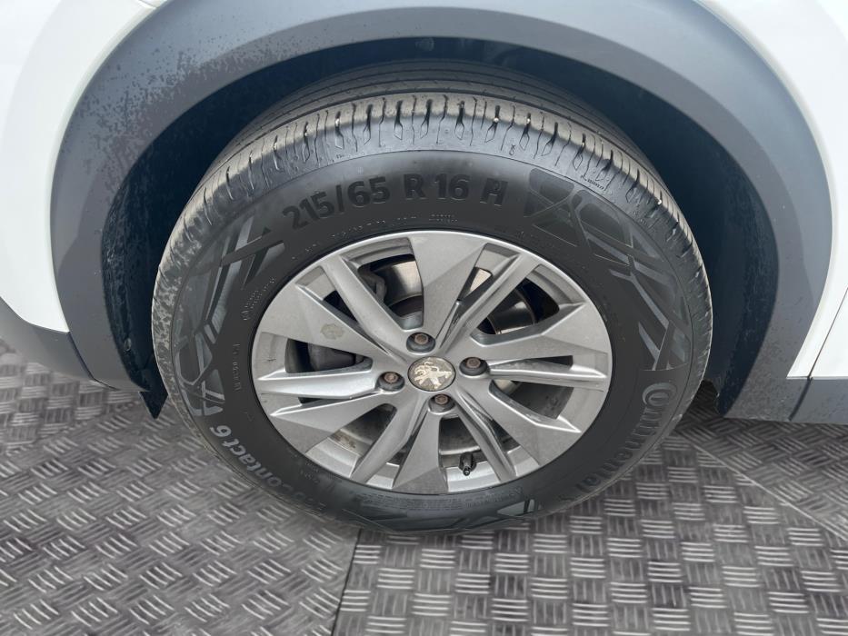 PEUGEOT 2008 2021