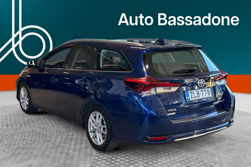TOYOTA Auris 2016