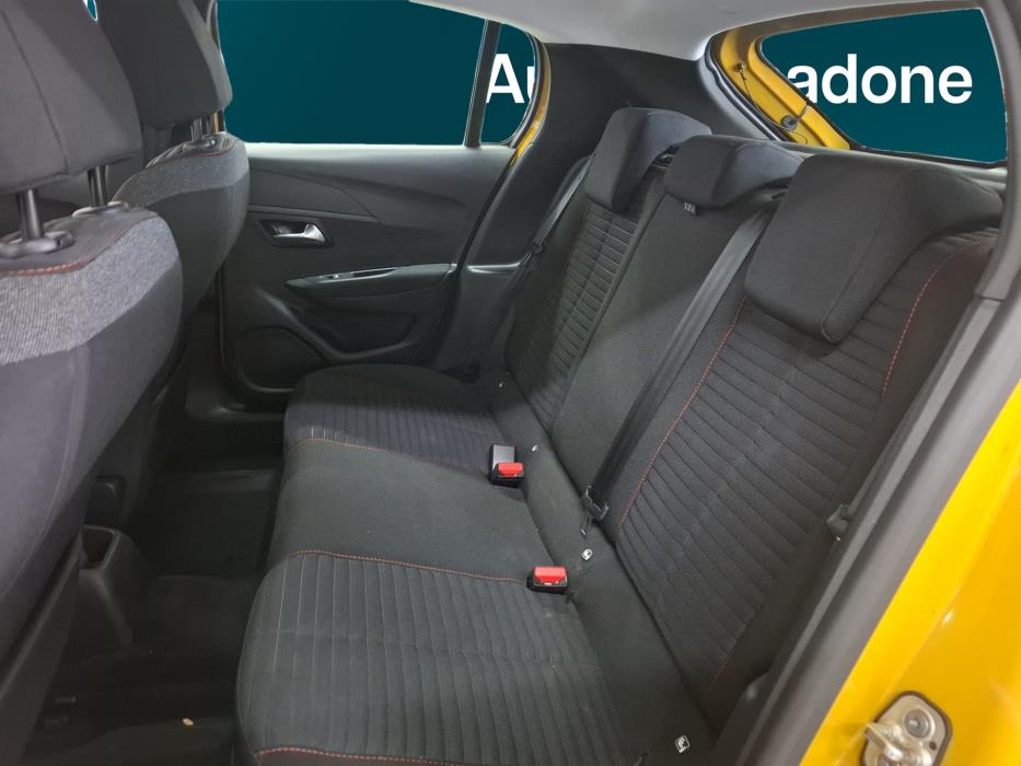 PEUGEOT 208 2021