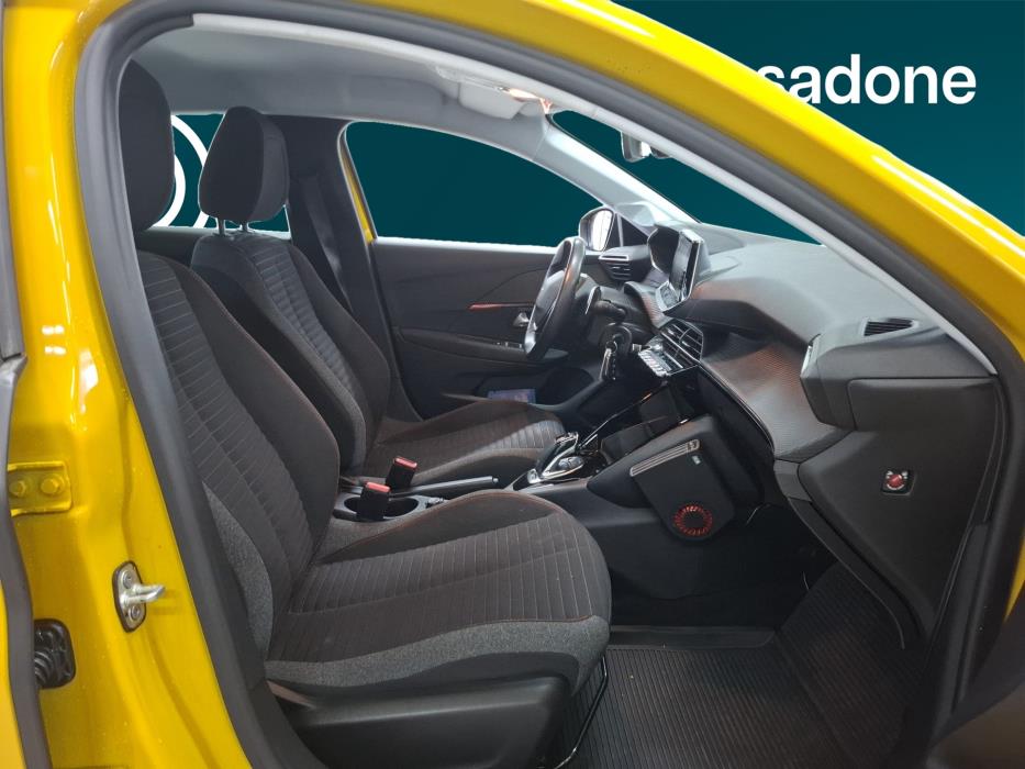 PEUGEOT 208 2021