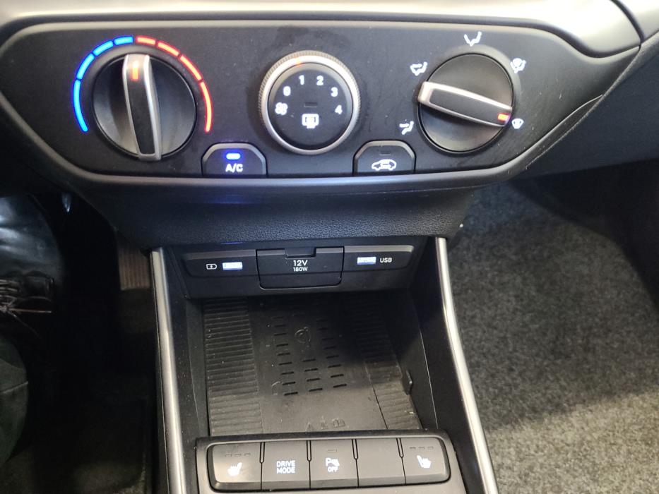 HYUNDAI i20 Hatchback 2021