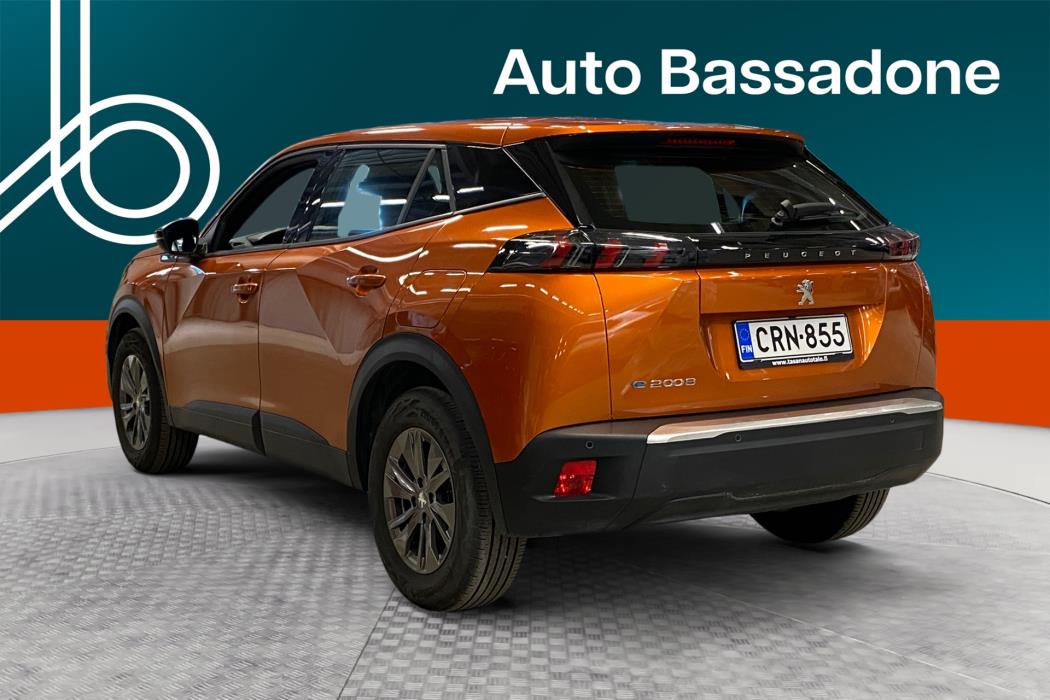 PEUGEOT e-2008 2023