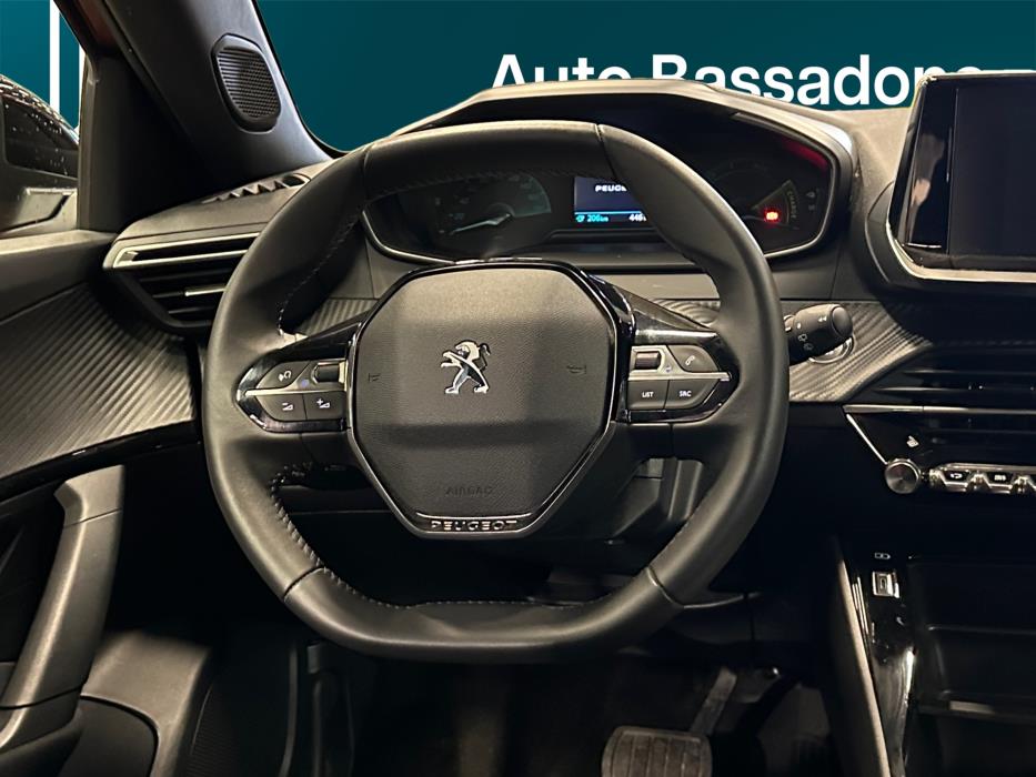 PEUGEOT e-2008 2023