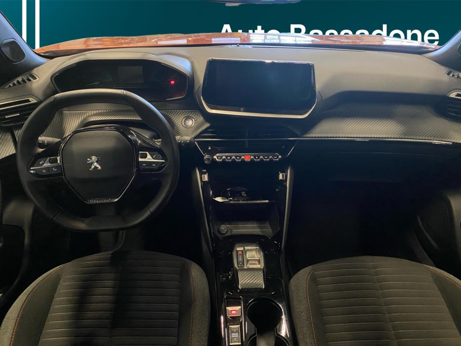 PEUGEOT e-2008 2023