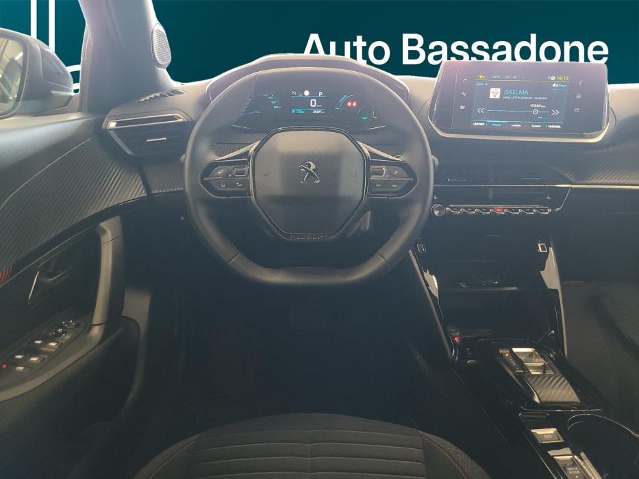 PEUGEOT e-2008 2023