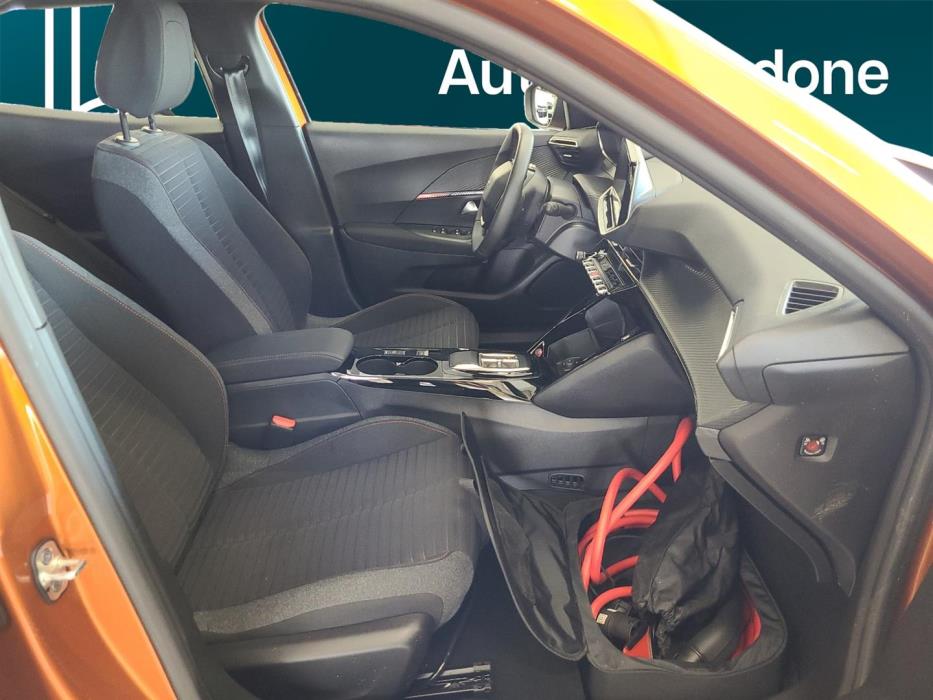PEUGEOT e-2008 2023